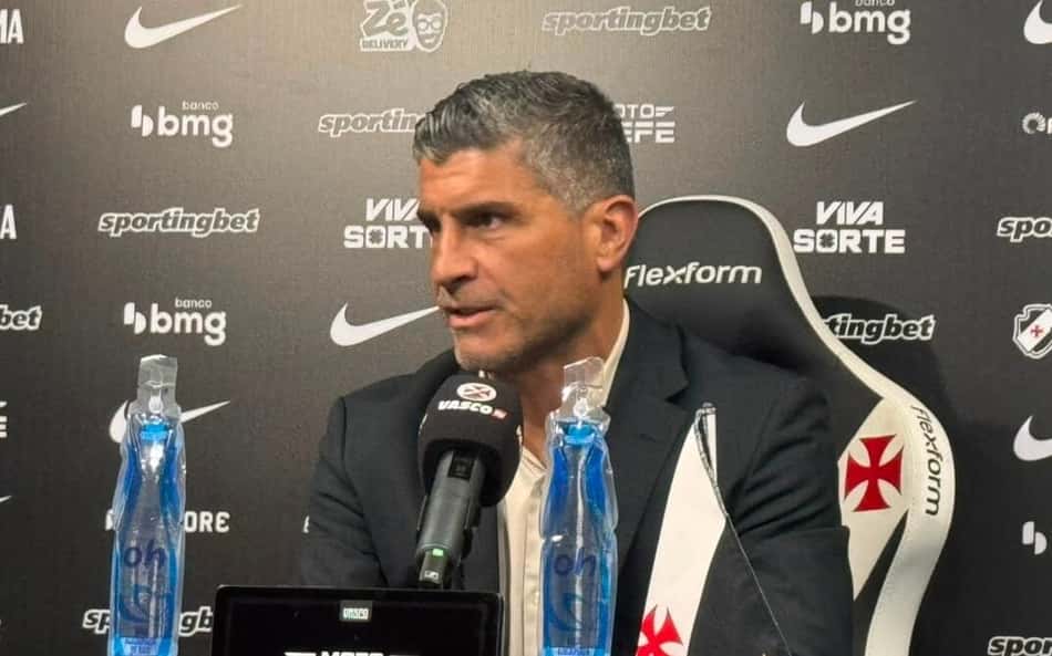 Pedro Emanuel em entrevista coletiva após Vasco x Mirassol