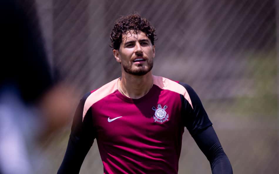 Pedro Raul durante treinamento do Corinthians