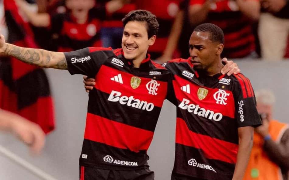 Pedro e Lorran em jogo do Flamengo