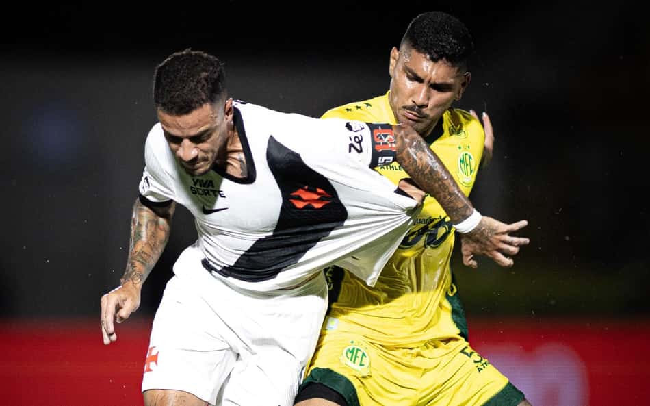 Philippe Coutinho em campo contra o Mirassol na estreia do Brasileirão 2026