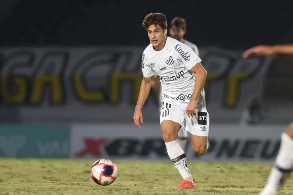 Pirani com a camisa do Santos