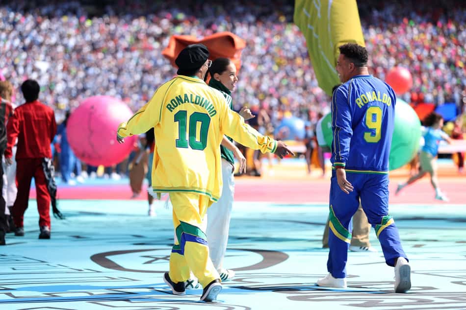 Ronaldinho Gaúcho e Ronaldo Fenômeno durante a final da Copa do Mundo