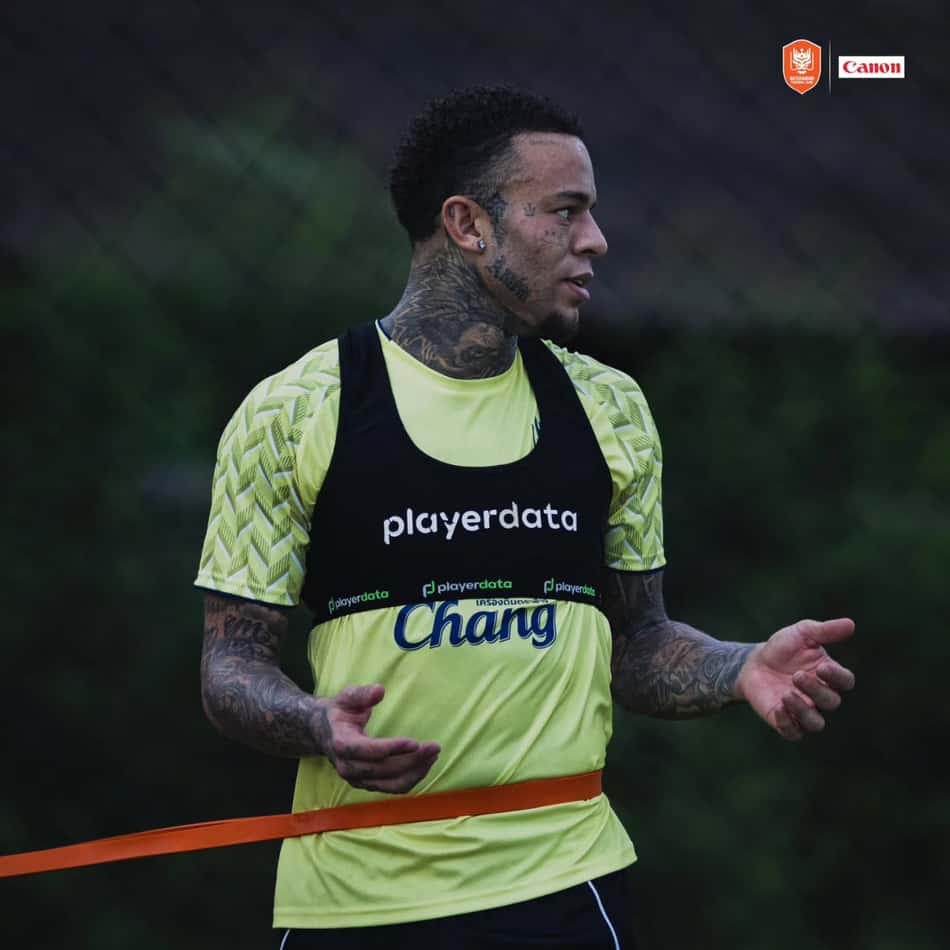 Rafael Bilu durante treino pelo novo clube