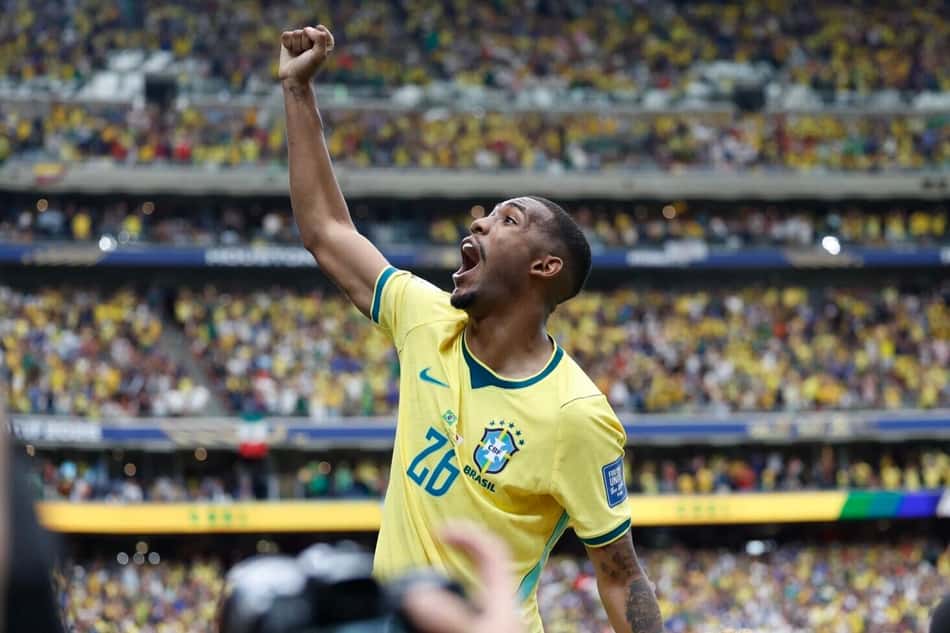 Rayan comemora vitória do Brasil sobre o Japão na Copa do Mundo