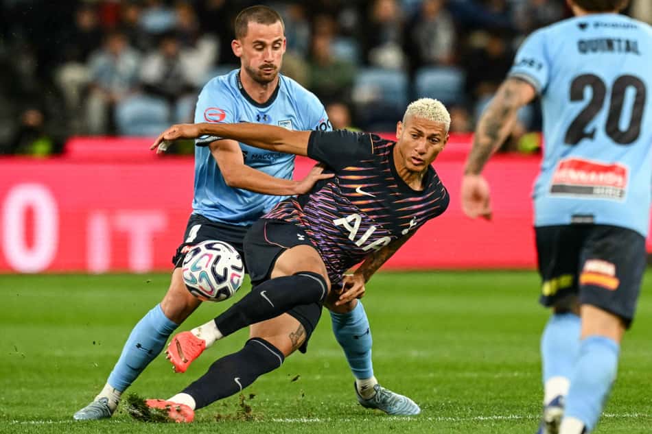 Richarlison em ação pelo Tottenham em amistoso pré-temporada