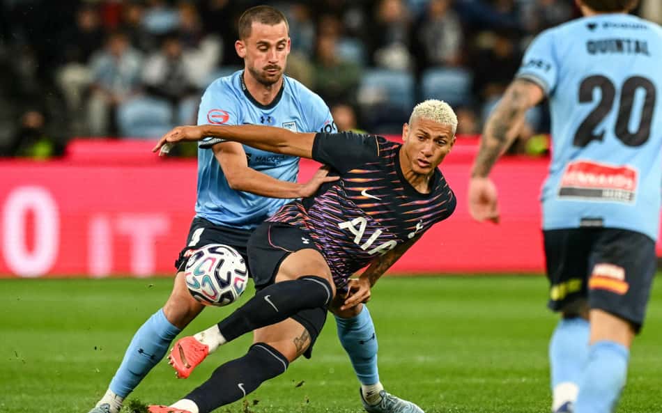Richarlison em ação pelo Tottenham em amistoso pré-temporada