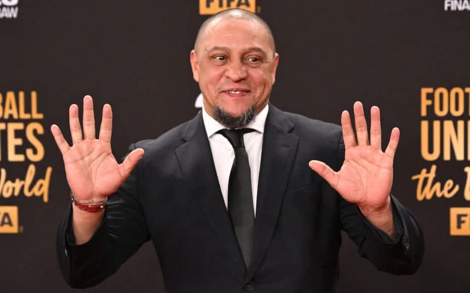 Roberto Carlos no sorteio da Copa do Mundo