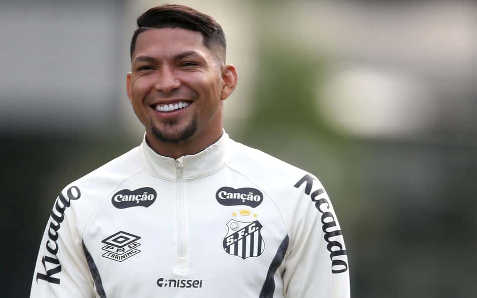 Rony com a camisa do Santos