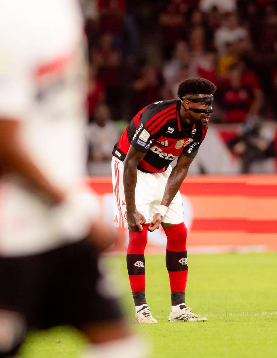 Royal em campo pelo Flamengo contra o São Paulo