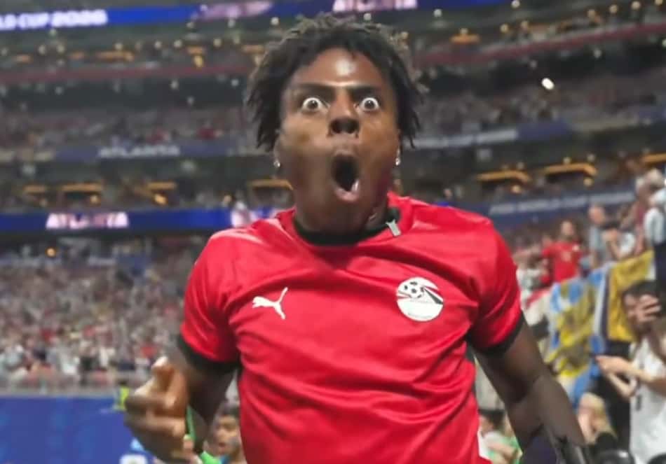 Influenciador Speed com a camisa do Egito na Copa do Mundo