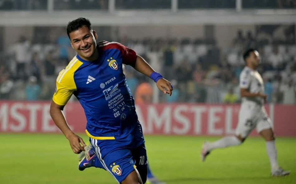 Samuel Sosa abriu o placar cedo contra o Santos na Vila Belmiro
