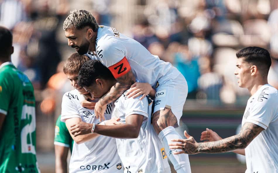 Conmebol define transmissão de Santos x Universidad pela Sula; veja onde assistir