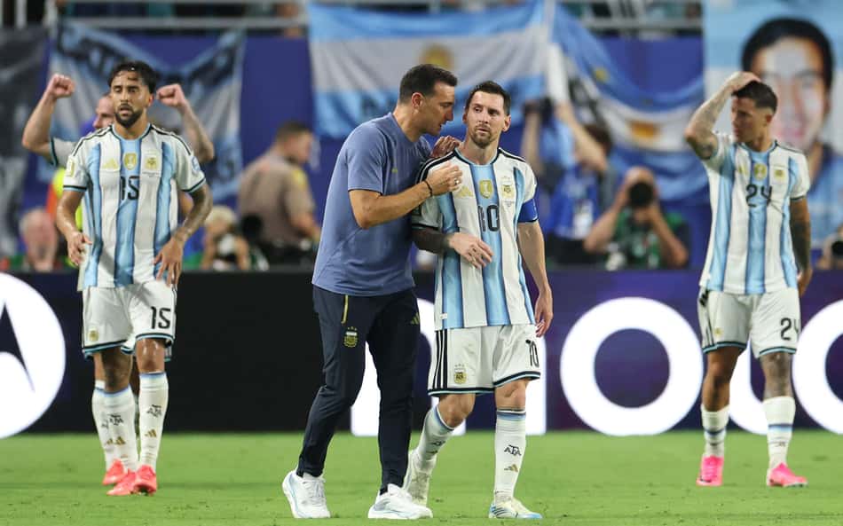 Messi faz história, mas Argentina ainda busca seu melhor futebol na Copa do Mundo