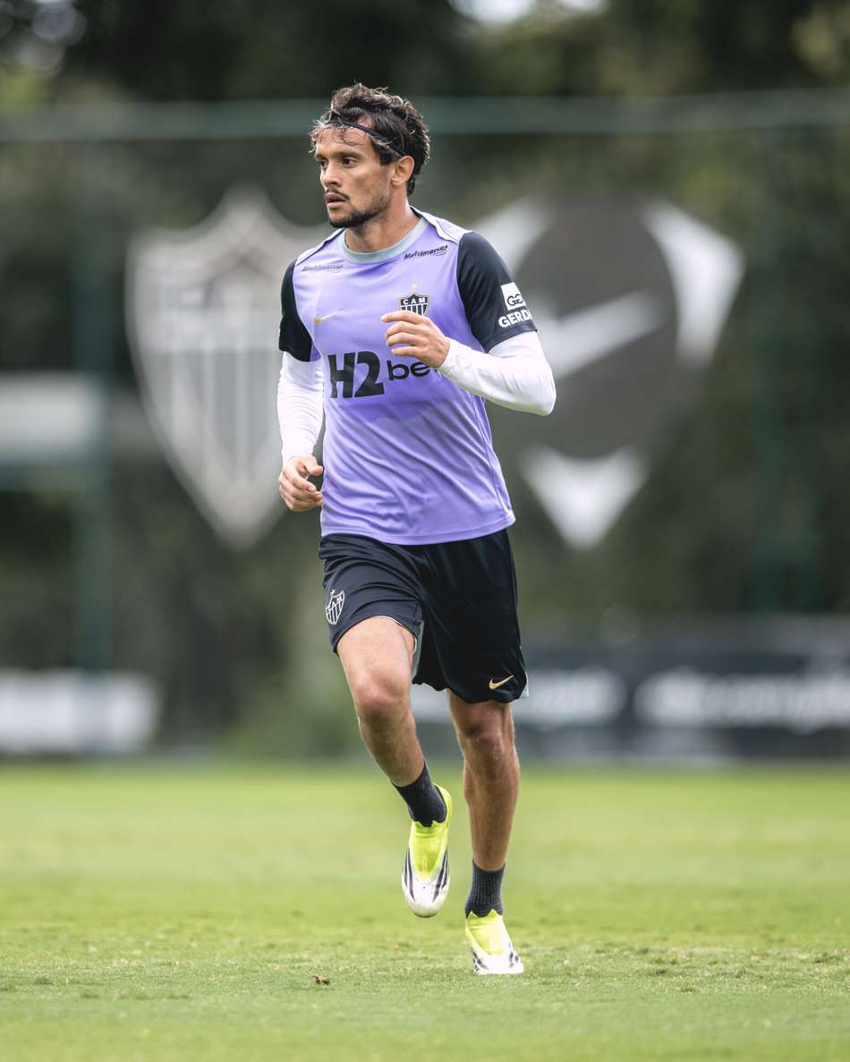 Scarpa em treinamento na Cidade do Galo (Foto: Pedro Souza / Atlético)