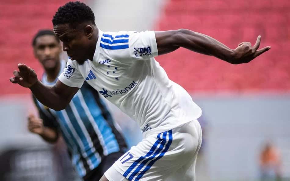 Sinisterra destaca entrosamento com Rojas em amistosos do Cruzeiro