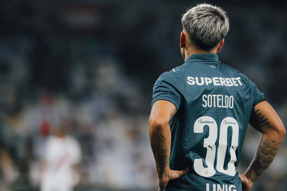 Soteldo em ação pelo Fluminense contra o Bahia