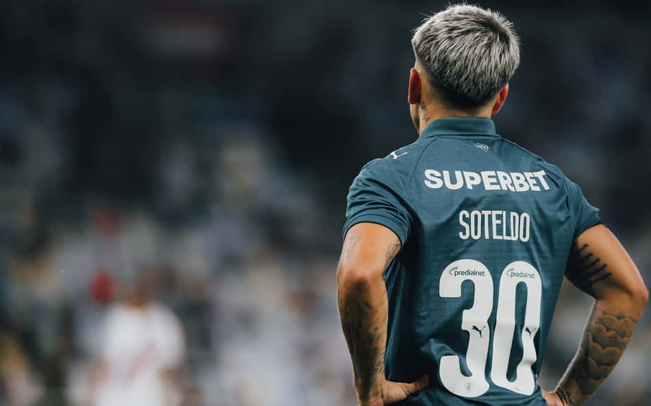 Soteldo em ação pelo Fluminense contra o Bahia