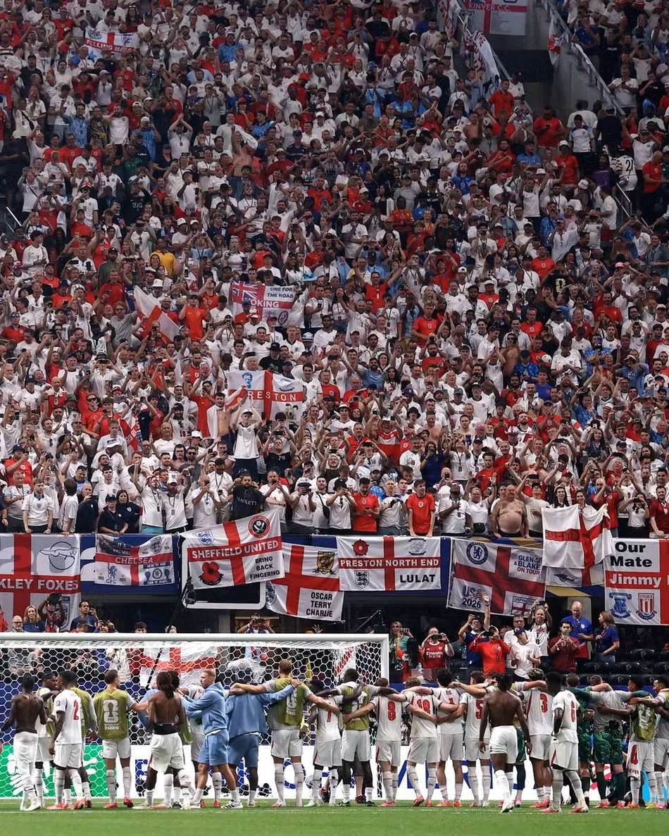 Torcida da Inglaterra recupera música como ícone de comemoração na Copa do Mundo (Foto: Reprodução/X)