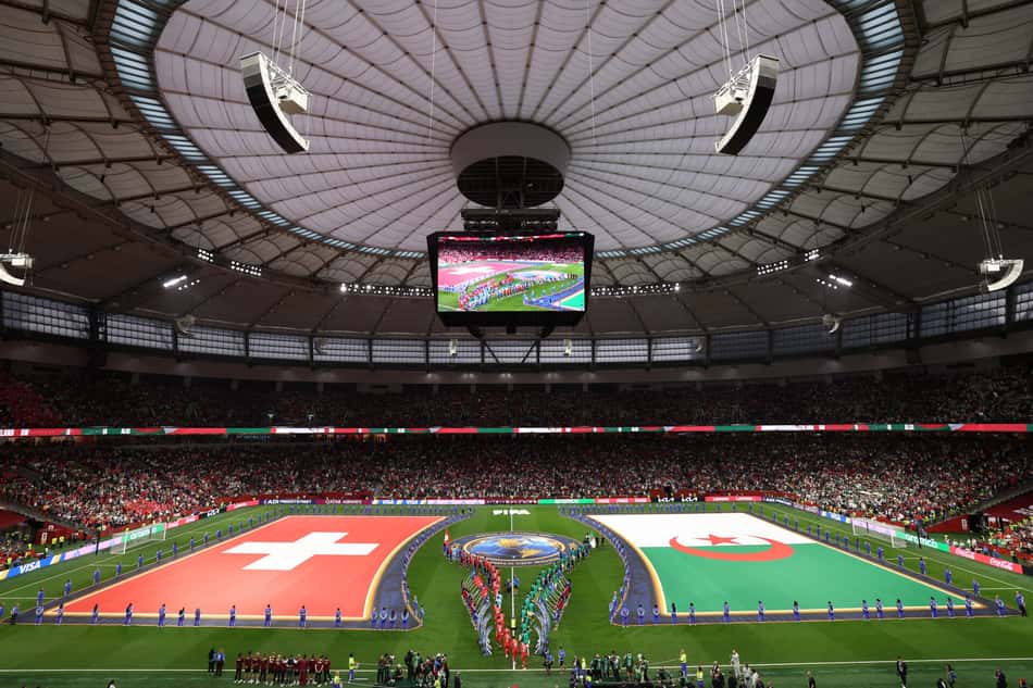 Suíça é a única seleção europeia na Copa do Mundo com formato diferente de bandeira (Foto: Fran Santiago / GETTY IMAGES NORTH AMERICA / Getty Images via AFP)
