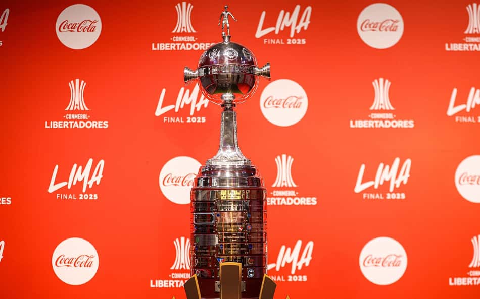 Enquete Lance!: o novo patch da Libertadores ficou melhor?