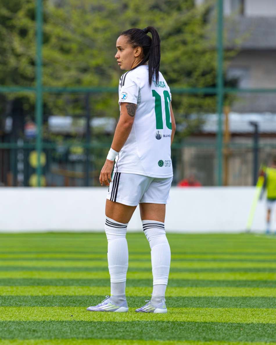 Thaisa em ação pelo WFC Nike Lusso