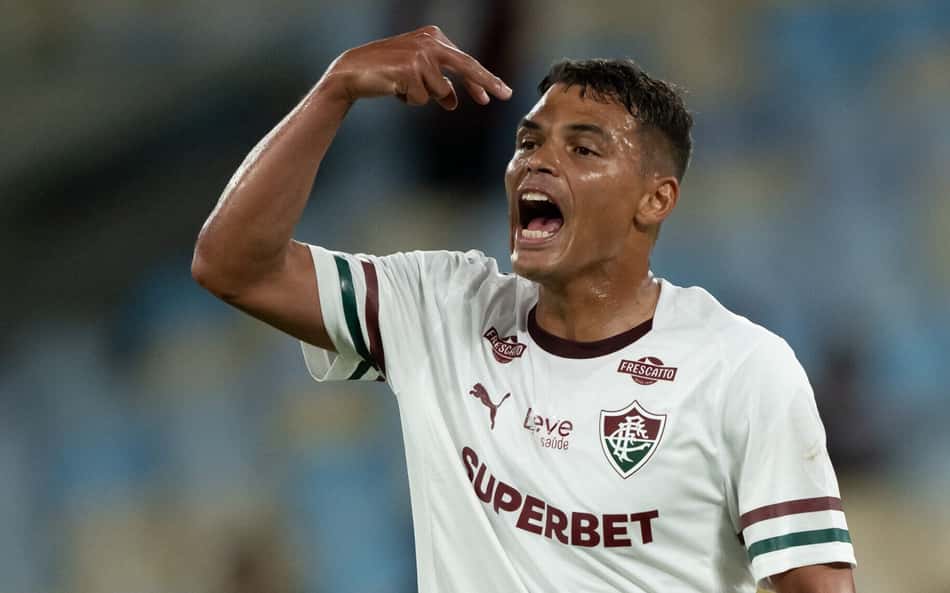 Thiago Silva explica 'problema' com Fábio sobre faixa de capitão do Fluminense