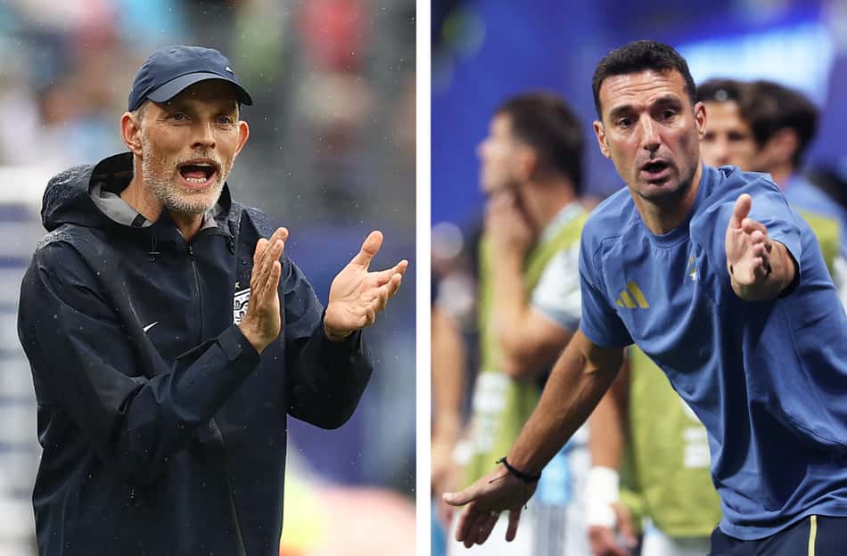 Thomas Tuchel e Lionel Scaloni, técnicos da Ingalterra e da Argentina, dão instruções à suas equipes durante a Copa do Mundo