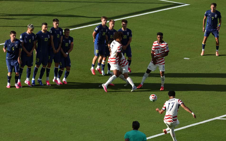 Estados Unidos x Bósnia: veja os melhores momentos do jogo da segunda fase da Copa do Mundo
