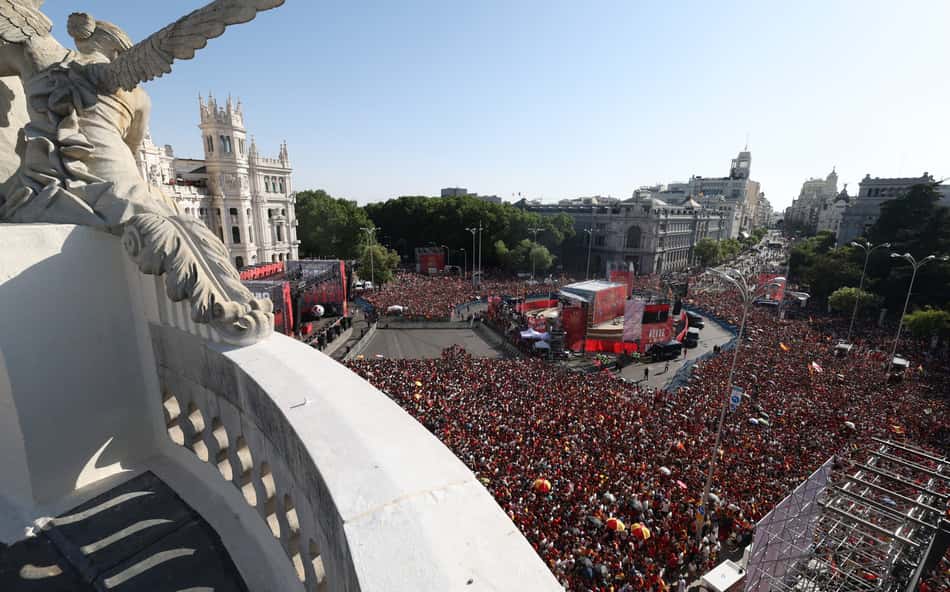 Espanha é recebida por multidão em Madri após conquistar a Copa do Mundo