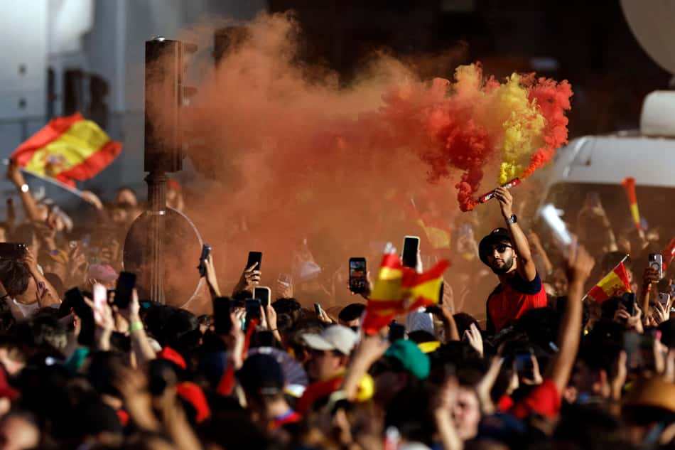 Torcida da Espanha na festa de comemoração da Copa do Mundo