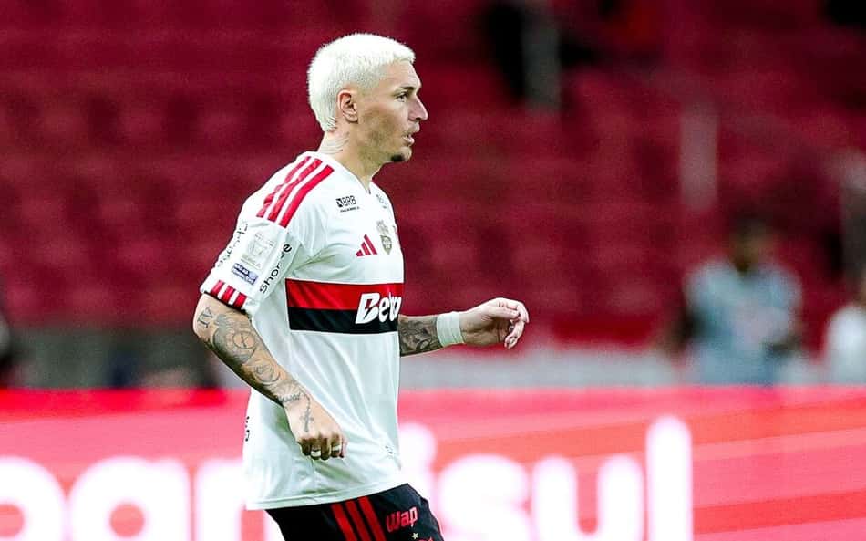 Varela em Internacional x Flamengo