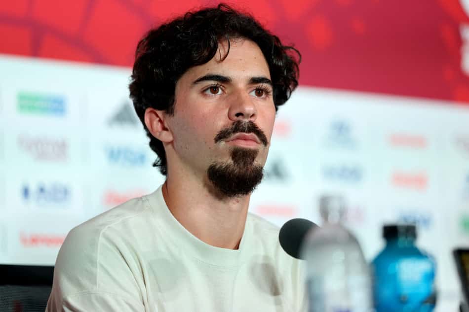 Vitinha em coletiva de imprensa