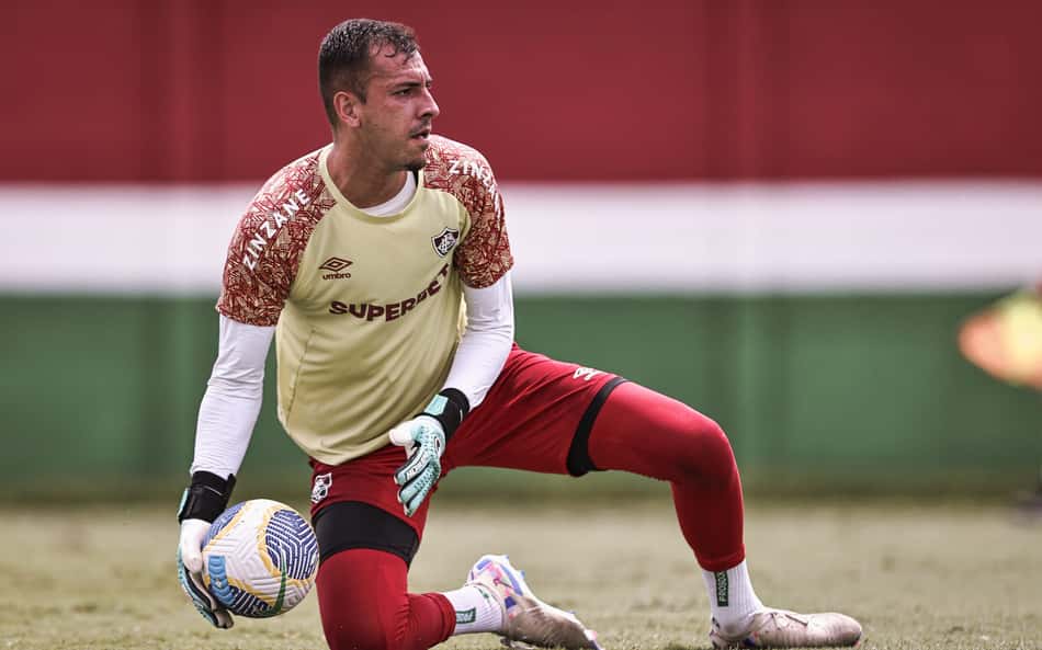 Vitor Eudes volta ao Fluminense após três semanas internado