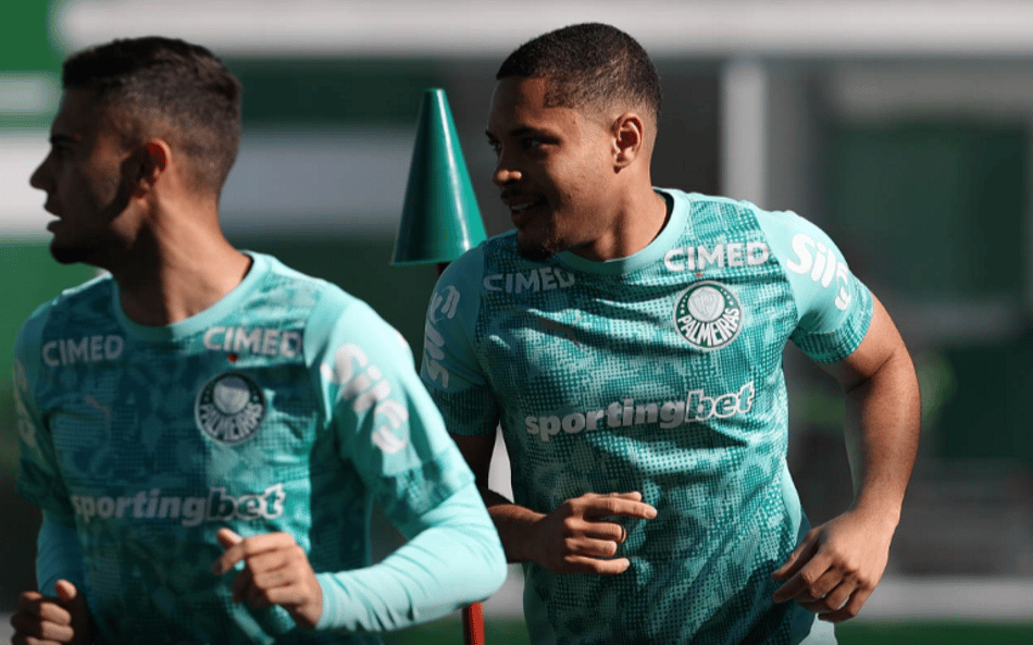 Giay e Marlon treinam pela primeira vez, e Palmeiras atualiza situação de Vitor Roque