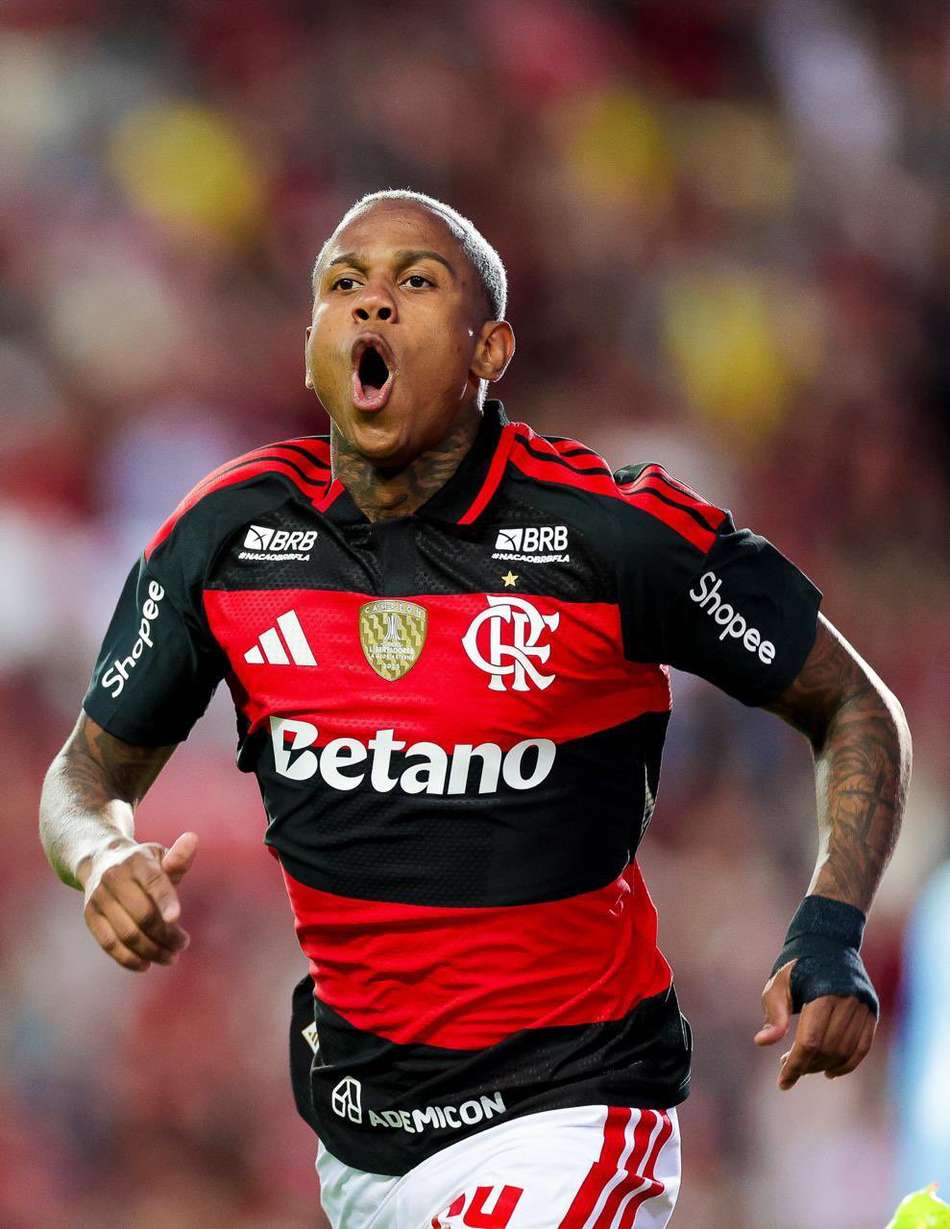 Comemoração de Wallace Yan em Flamengo x Benfica