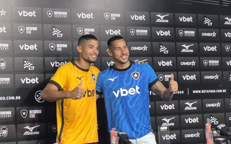 Warleson (à esquerda) e Gabriel Batista são os novos goleiros do Botafogo (Foto: Leonardo Bessa/Lance!)
