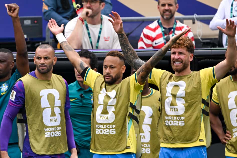 Weverton, Neymar e Léo Pereira protestam durante eliminação do Brasil para a Noruega nas oitavas de final da Copa do Mundo 2026