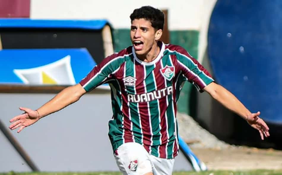 Yago Ferreira em campo pelo Fluminense