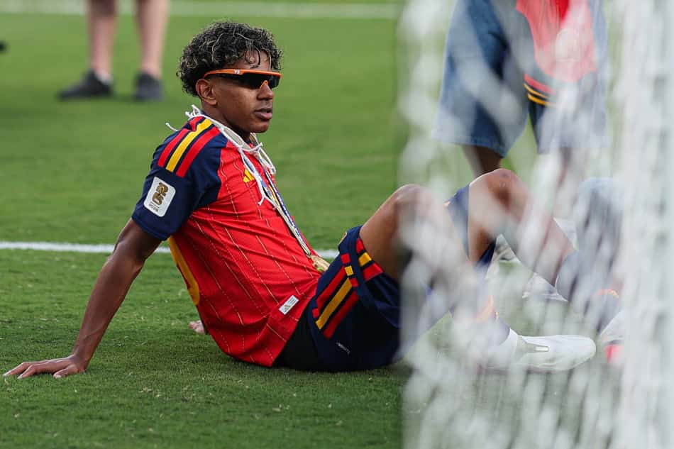 Lamine Yamal veste a camisa 19 da Espanha