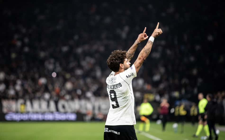Yuri Alberto, atacante do Corinthians comemorando gol contra o Remo