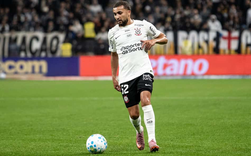 Zakaria Labyad em ação durante Corinthians e Remo