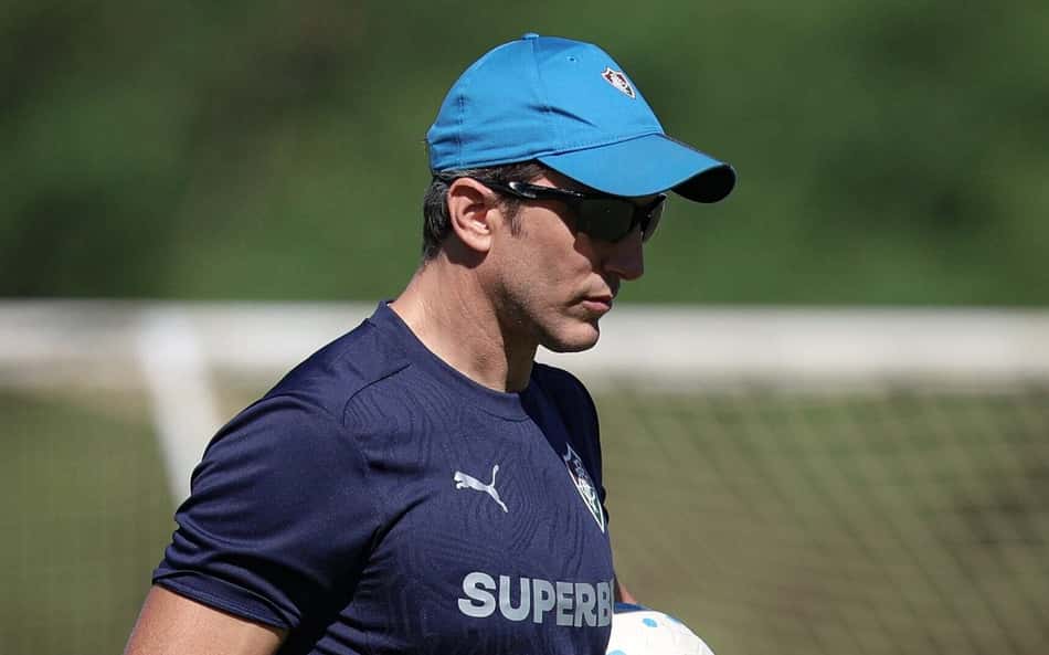 Zubeldía no treino do Fluminense no CT Carlos Castilho
