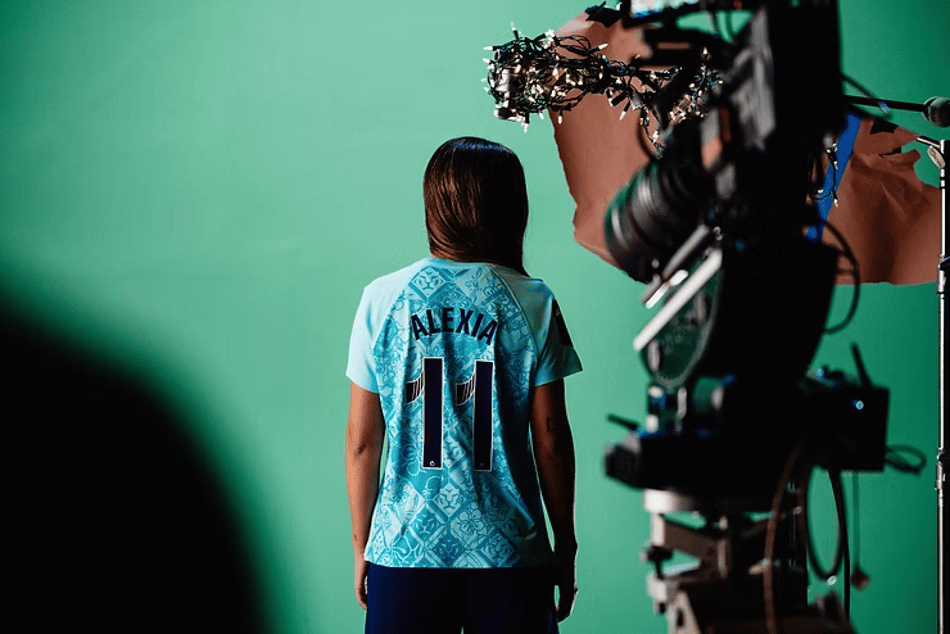 Alexia Putellas vestirá a camisa 11 do London City. (London City/Divulgação)
