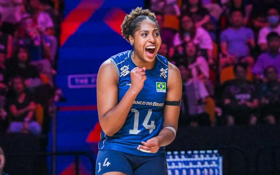 Ana Cristina repete atuação decisiva e leva Brasil à final da Liga das Nações