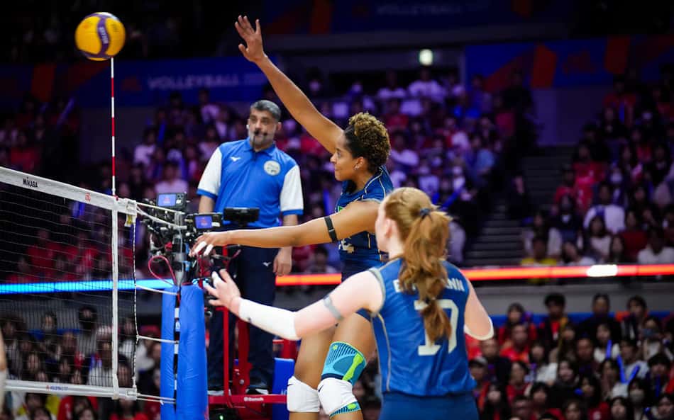 Ana Cristina ataca em Brasil x Japão pela VNL