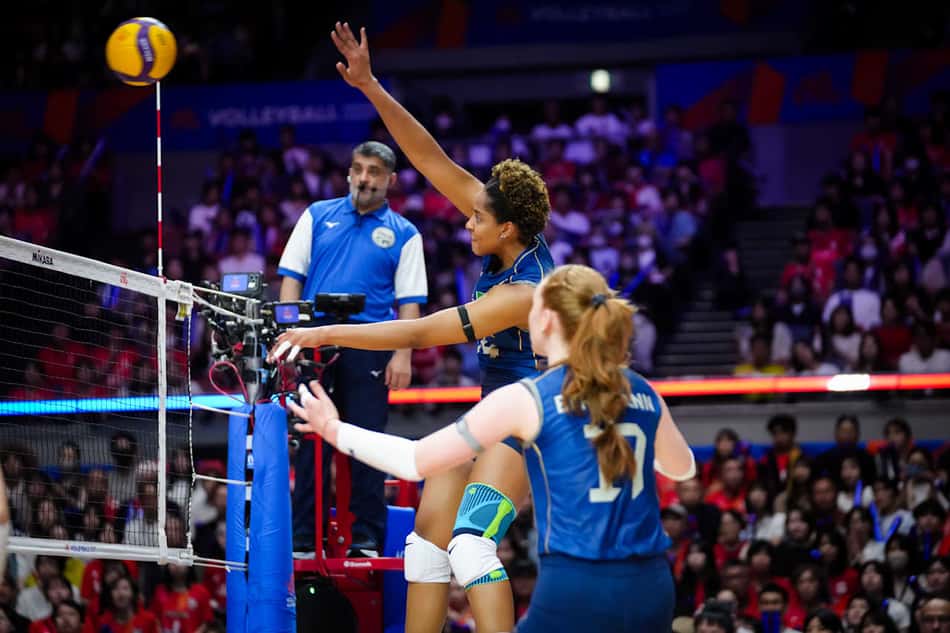 Ana Cristina ataca em Brasil x Japão pela VNL