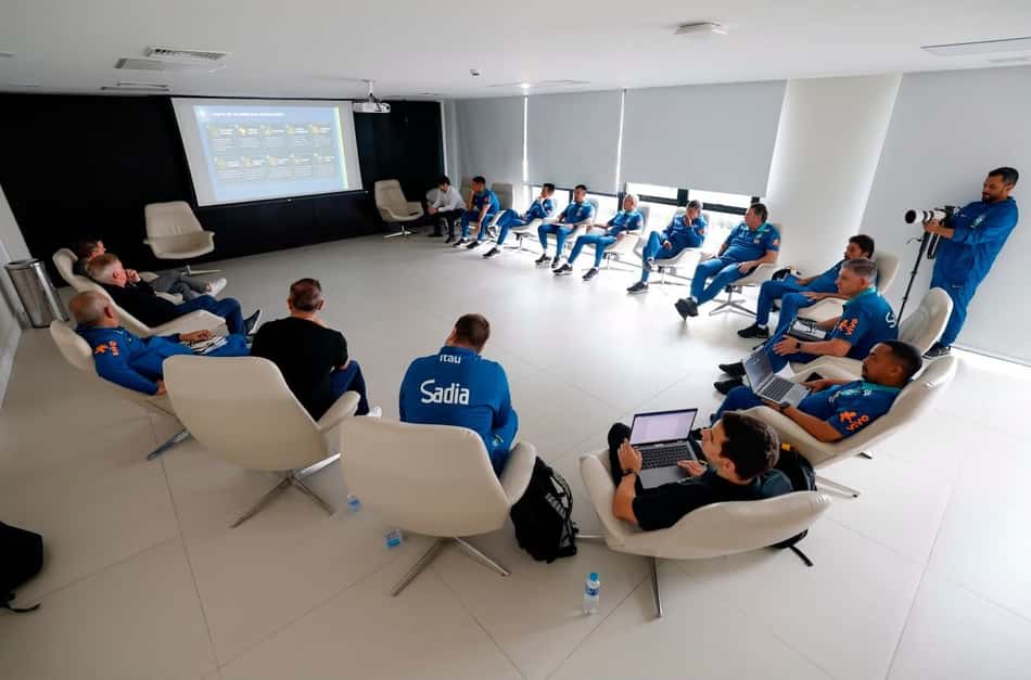 Ancelotti se reuniu com técnicos da base da Seleção no Sub-15