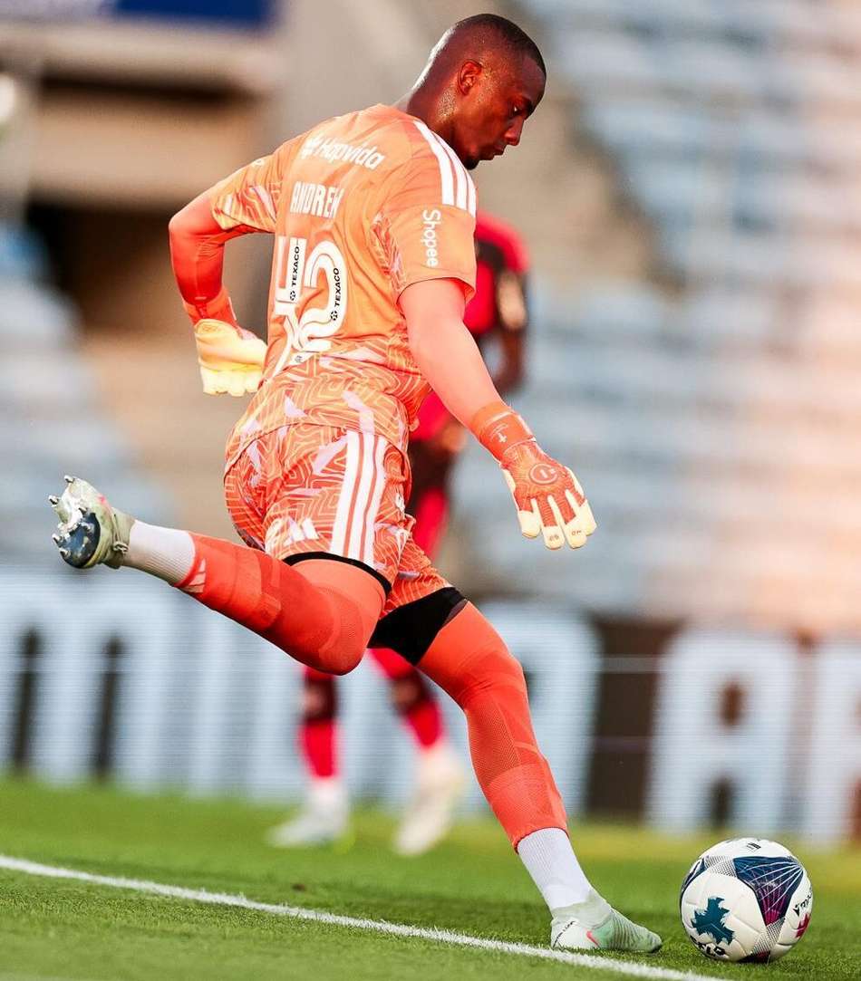 Andrew durante amistoso do Flamengo em Portugal