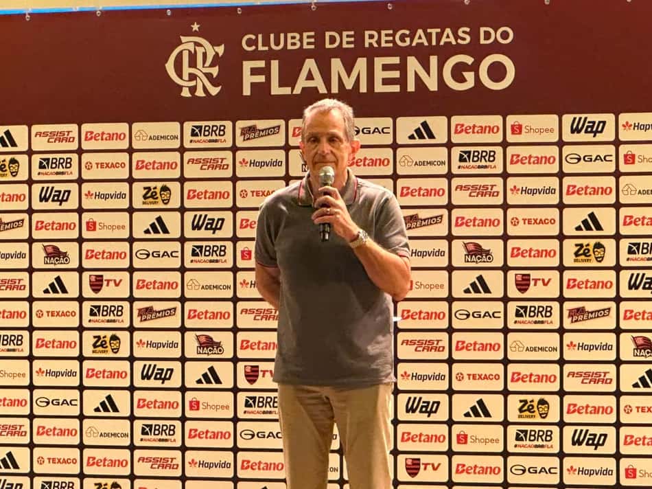 Luiz Eduardo Baptista, o Bap, faz pronunciamento antes de Flamengo x São Paulo