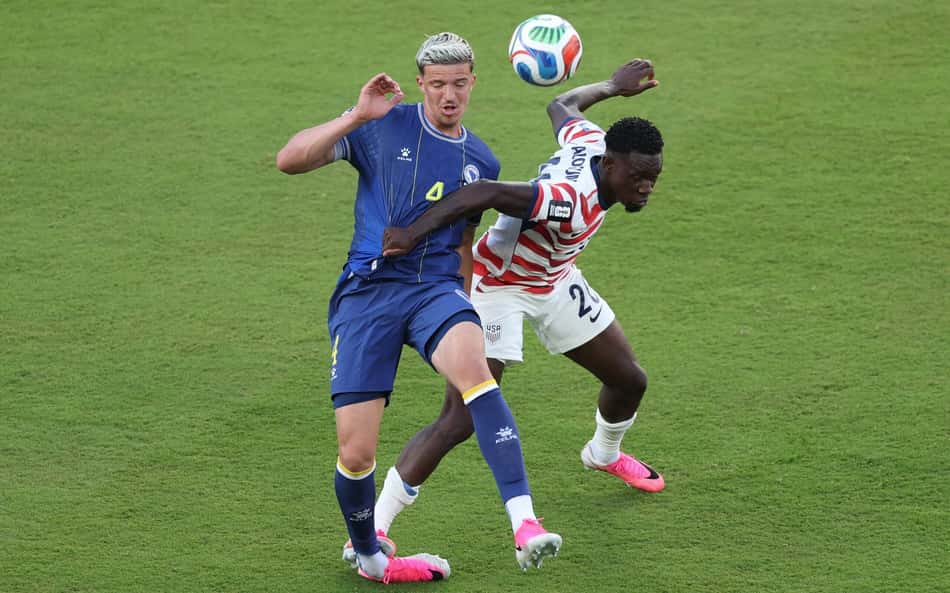 Dê suas notas: Estados Unidos vencem com autor de gol expulso e avançam para oitavas
